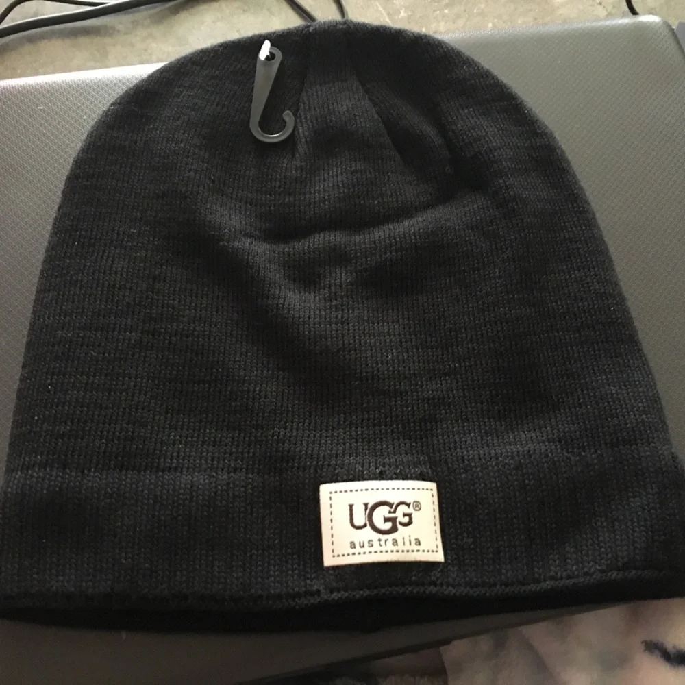 UGG Women\'s Black‎ Sherapa Cuffed Beanie Hat UGG | Accessories | Ugg Womens Black Sherapa Cuffed Beanie  main image 3